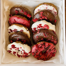 Choco Berry dog donuts set – 10 stuks