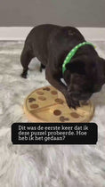 Video laden en afspelen in de galerijviewer, Bacon Pizza hondenpuzzel - Betrokkenheid creëren - Vermaken - Toegevoegde waarde bieden

